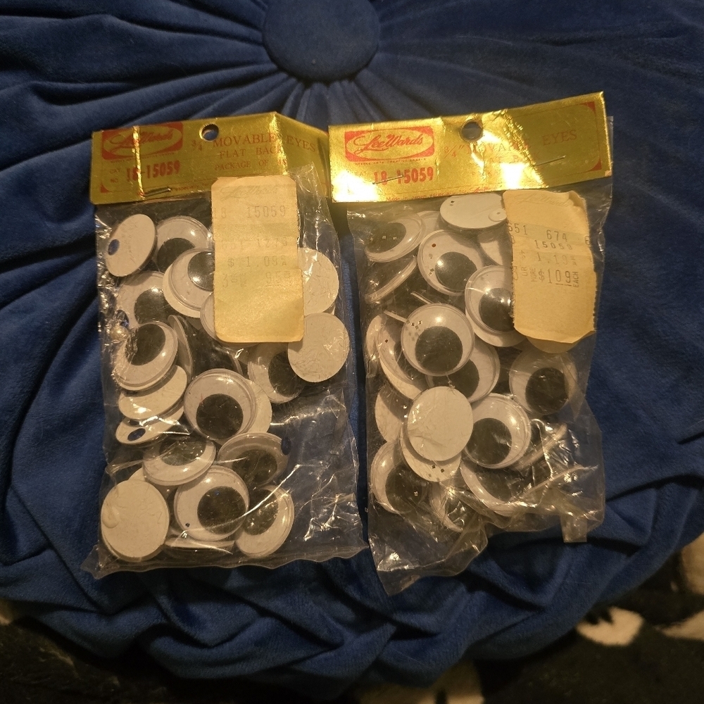 LeeWards | Vintage 80s Craft Googly Eyes (2)